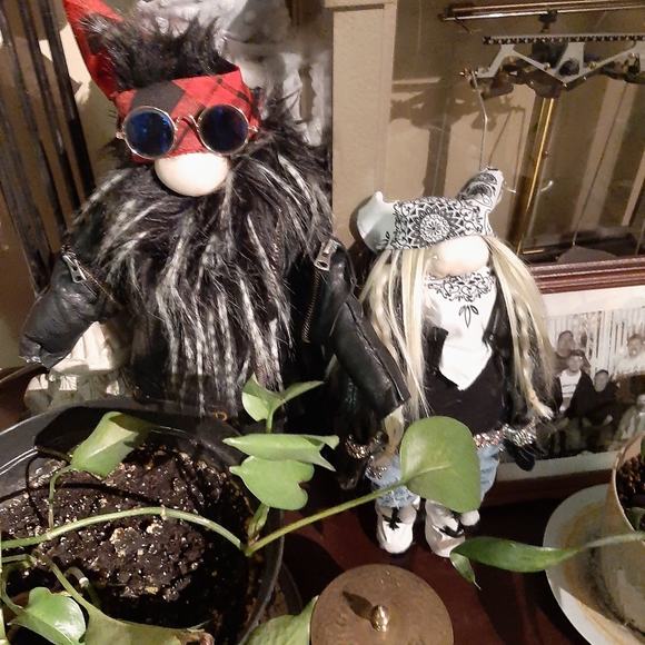 Biker and his woman gnomes - Picture 4 of 4